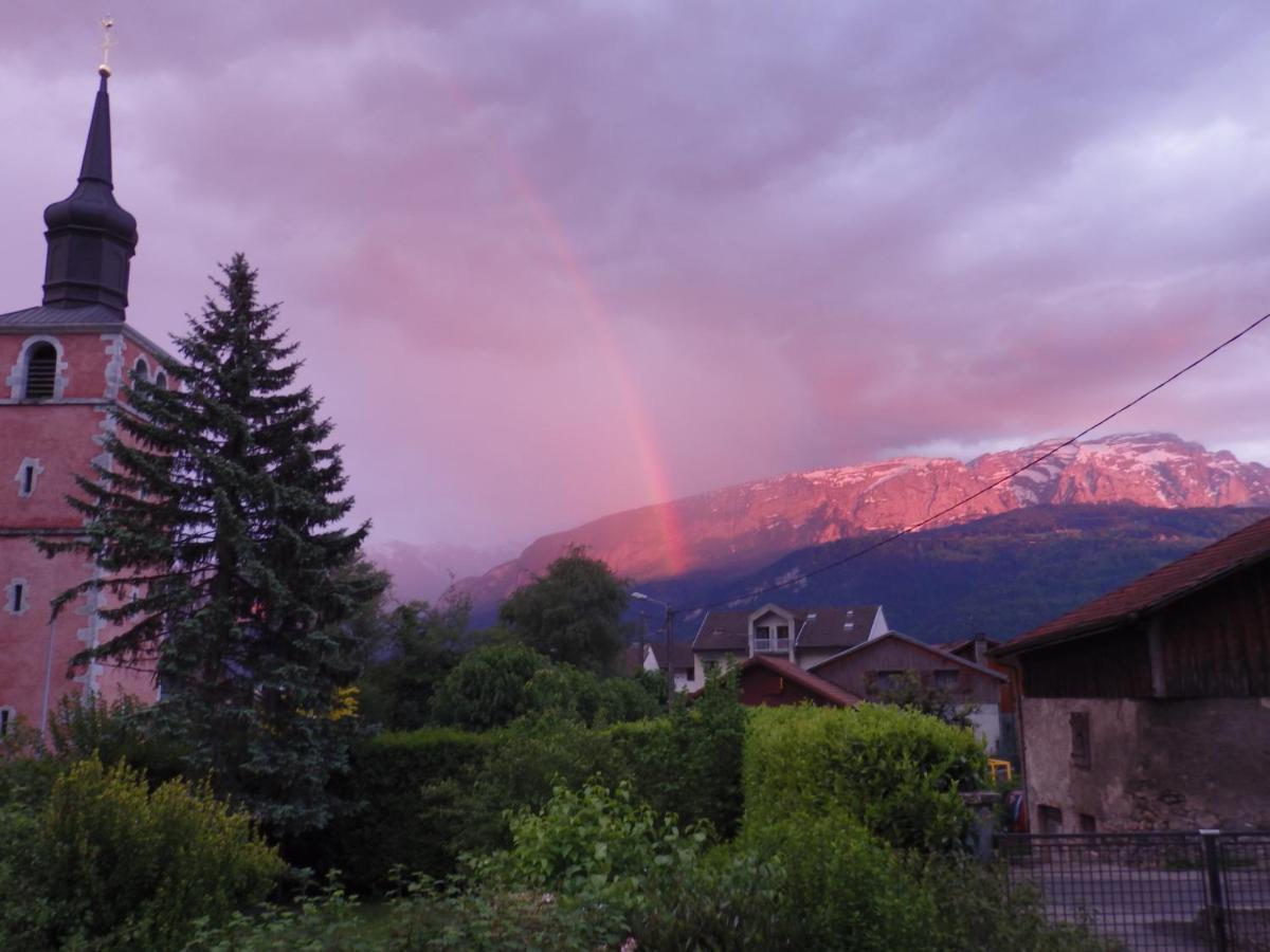 Au Coeur Des Alpes Bed & Breakfast Marignier Eksteriør bilde