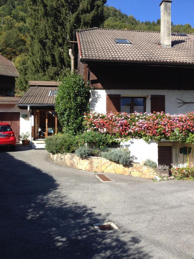 Au Coeur Des Alpes Bed & Breakfast Marignier Eksteriør bilde
